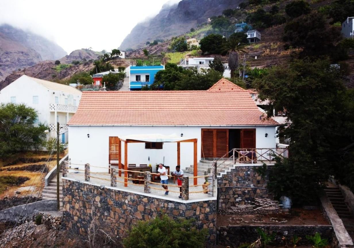 Bed and Breakfast Kaza Ladera Seladinha Exteriér fotografie